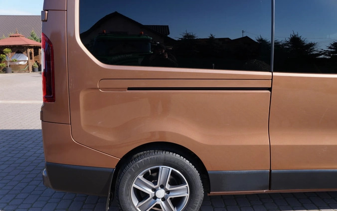 Renault Trafic cena 79500 przebieg: 210000, rok produkcji 2016 z Bodzentyn małe 277